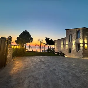 E Diellit Hotel Kanine